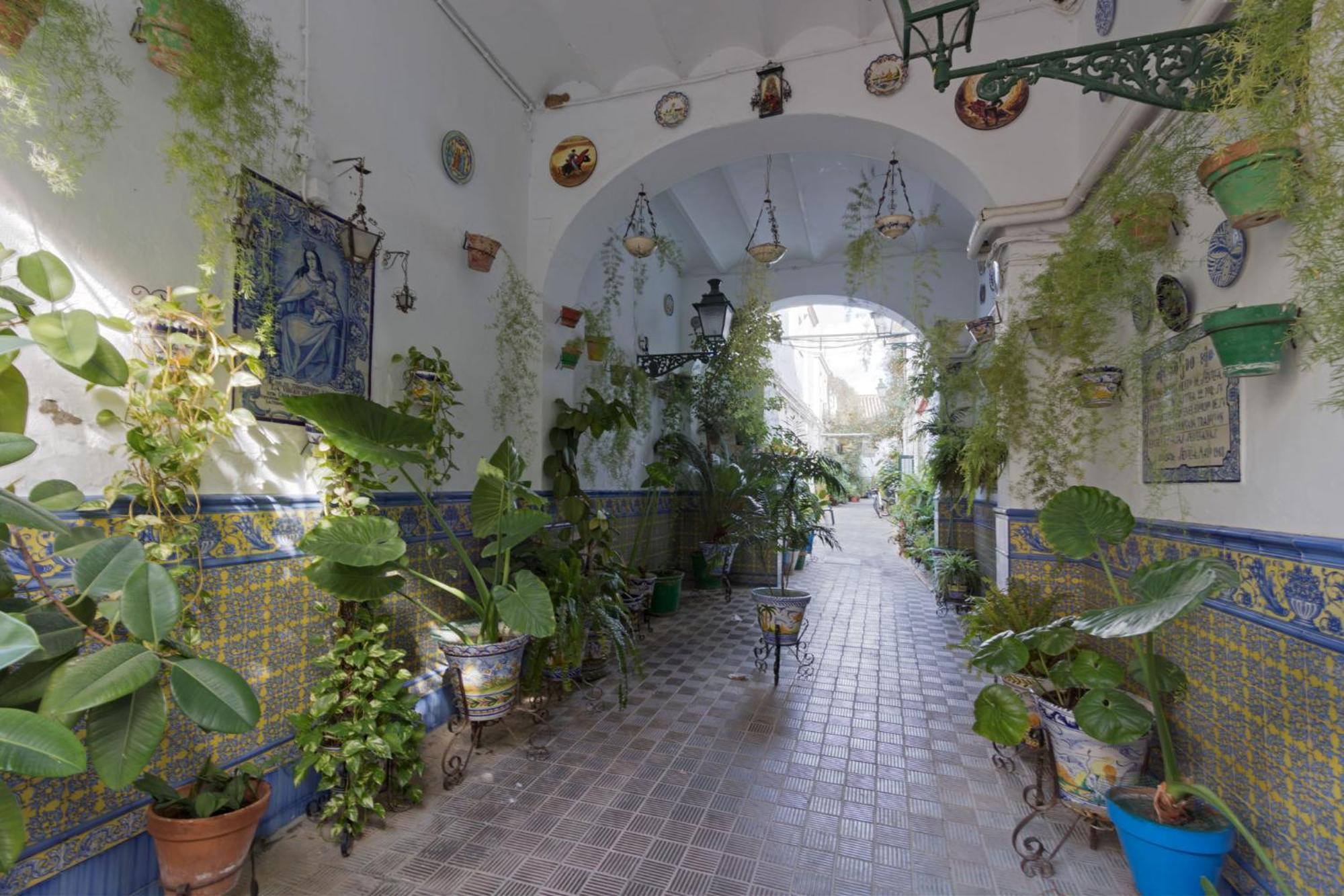 Castilla Triana Courtyard By Valcambre 塞维利亚 外观 照片