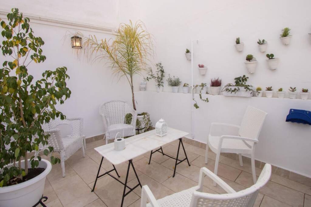 Castilla Triana Courtyard By Valcambre 塞维利亚 外观 照片