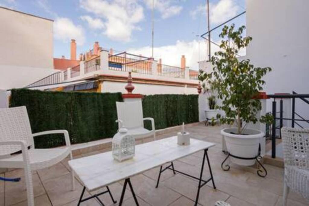 Castilla Triana Courtyard By Valcambre 塞维利亚 外观 照片